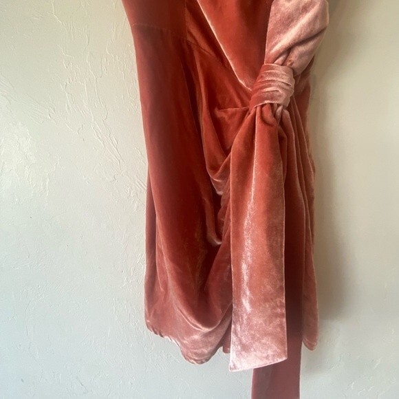 Cinq A Sept pink spaghetti strap mini cocktail semiformal drsss velvet texture - Picture 5 of 12